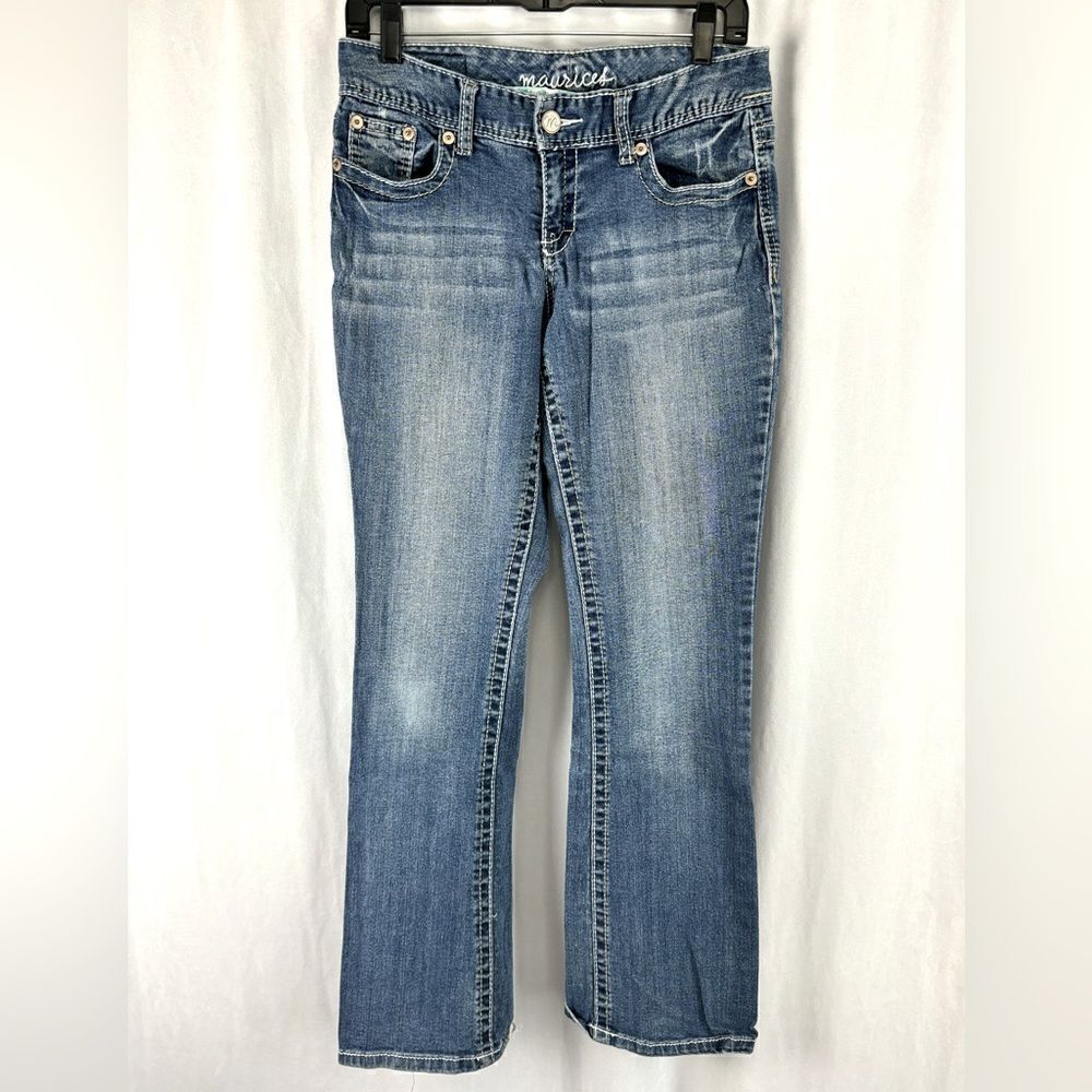 Maurices Medium Wash Straight Jeans size 5/6 Reg  28”x31”